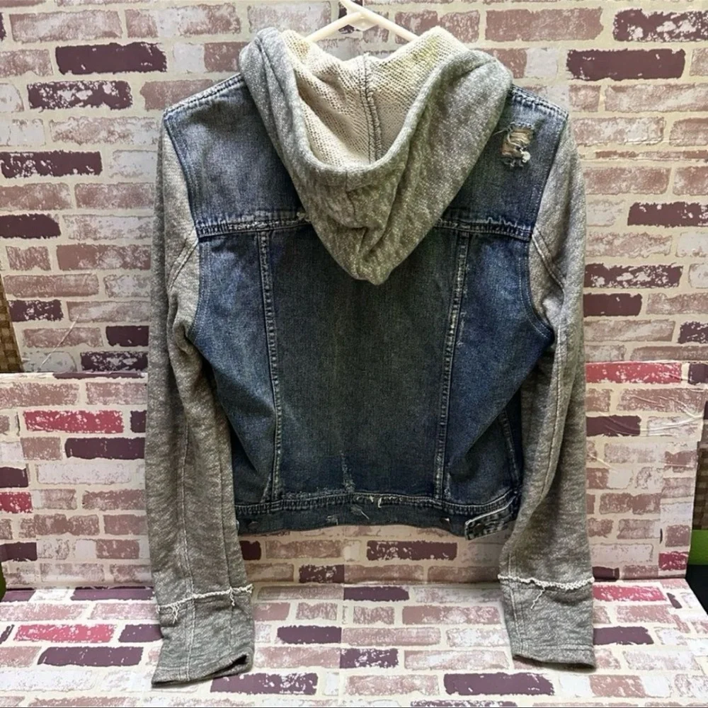 Free People Distressed Blue Denim Jacket M - Picture 4 of 13